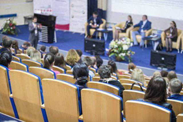 郑州人力资源市场举办高校毕业生招聘会！