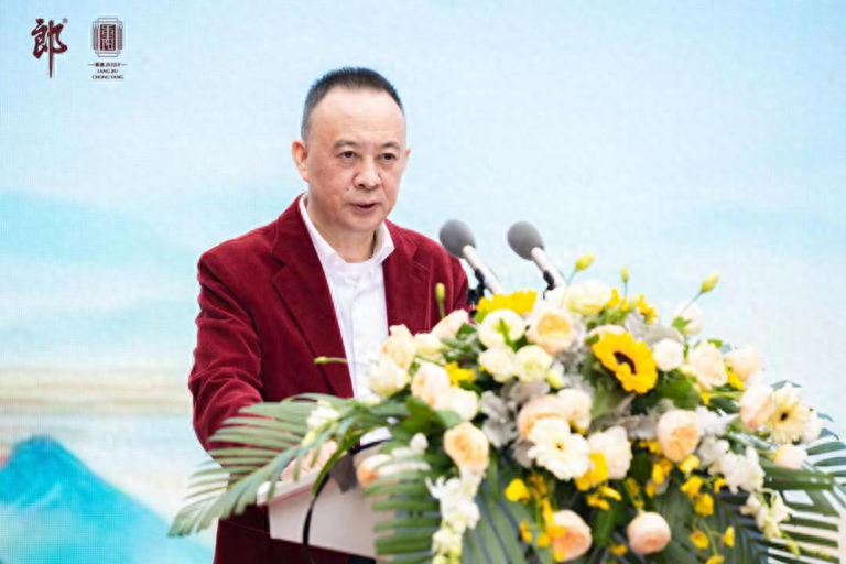 天富生态酿酒区揭牌、第五代青花郎亮相，郎酒新百年征程迎历史性开局