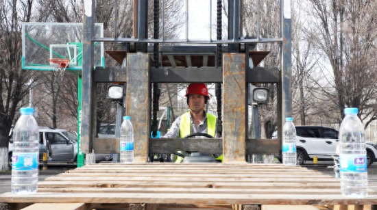 “铁臂”也能开瓶盖 经开区开展系列职业技能培训