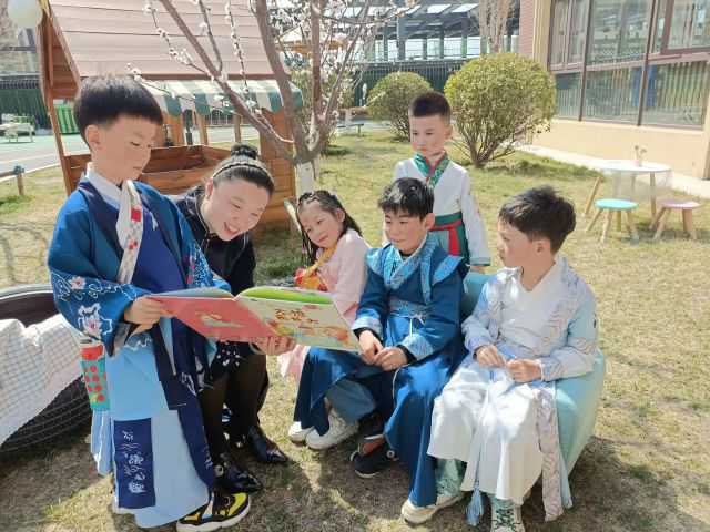 烟台高新好人丛铭：情系幼教爱满园 阳光初心绽芳华