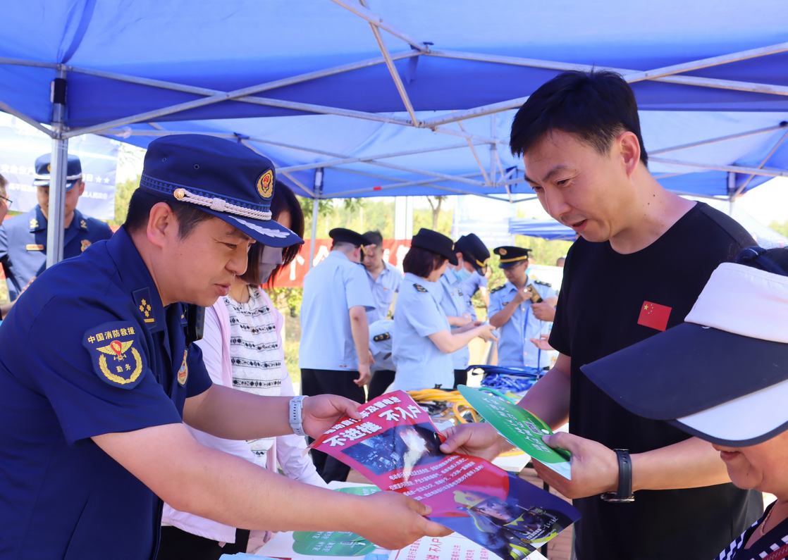 北京开展安全宣传咨询日活动，您想了解的安全知识全都有