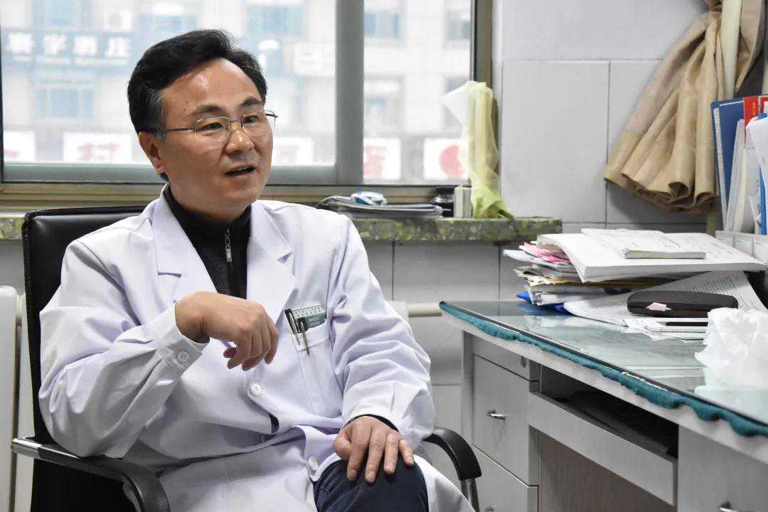 行走骨科前沿的精诚大医-李嗣生