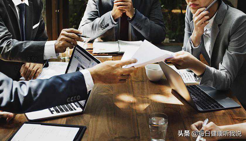 这些面试近视会扣分！铭依眼科ICL帮您赶走就业绊脚石