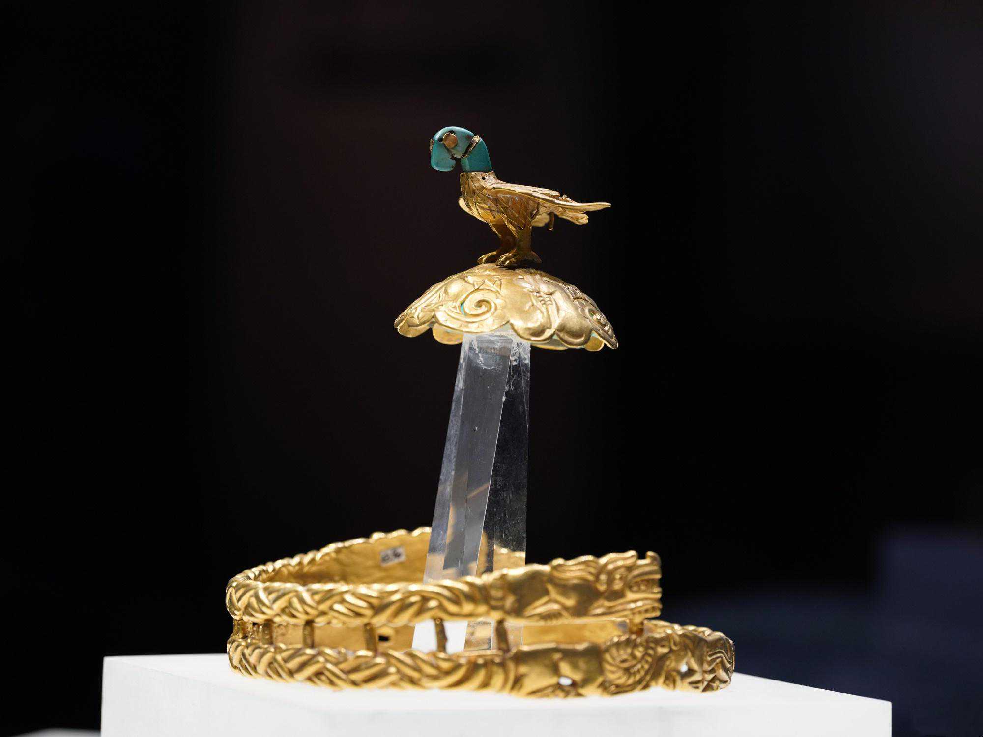 文博日历丨全国唯一！这顶绝美“胡冠”戴上还会动