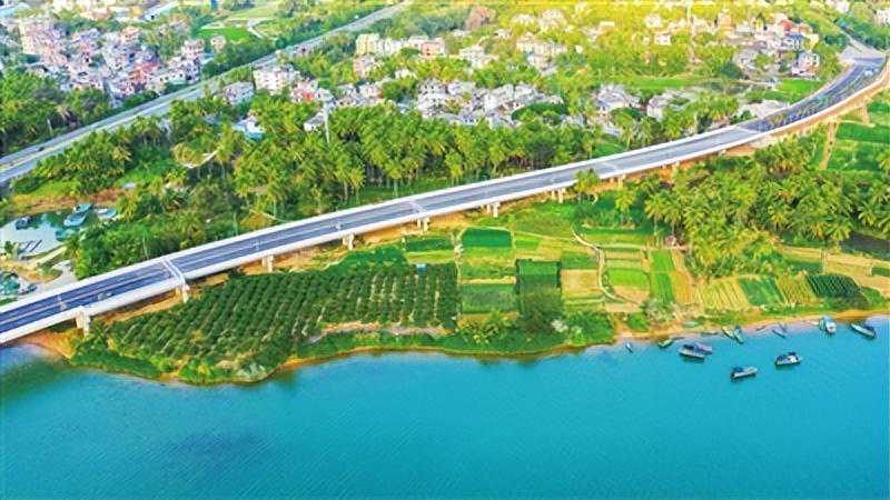 三亚：“大交通”体系为城市建设铺路