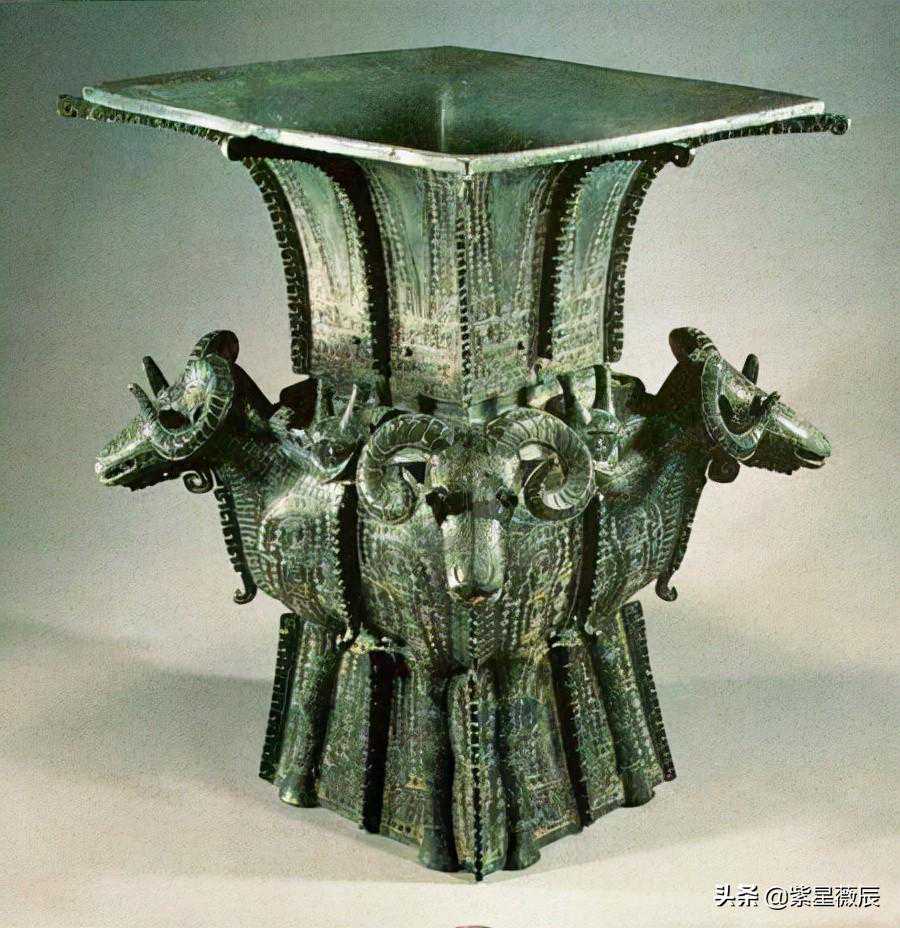 四羊方尊鲜为人知的一面：并非一件完整的国宝，而是拼接的碎片