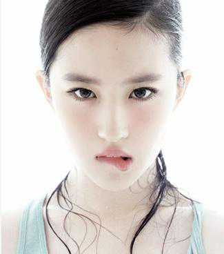 宋丹丹儿媳博谷：嫁小七岁巴图生两子，与婆婆当“姐们”幸福美满