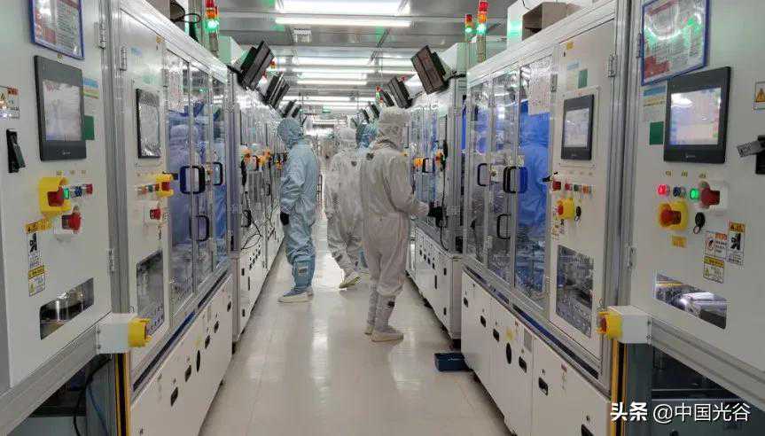 开局即冲刺：华星全年满产，烽火满负荷运转，天马招2000多人