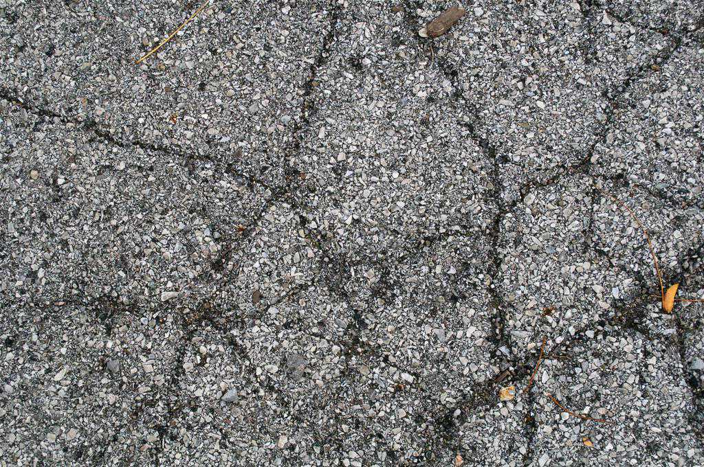 路面作为基层加铺沥青混合料面层进行施工要点和技术措施