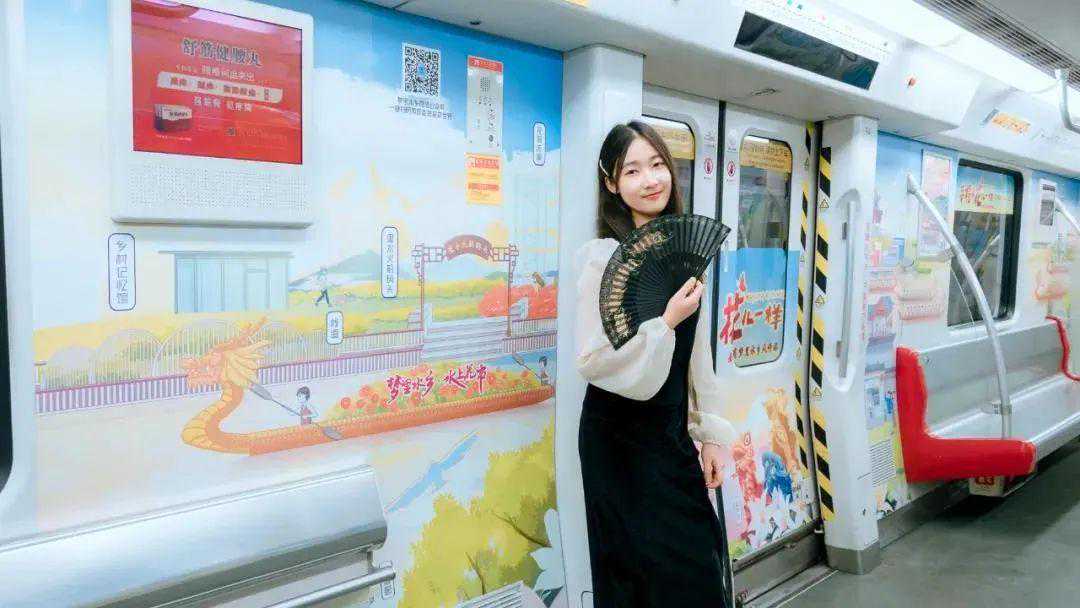 国潮风×小清新！南海最美鲜花小镇列车火爆朋友圈！