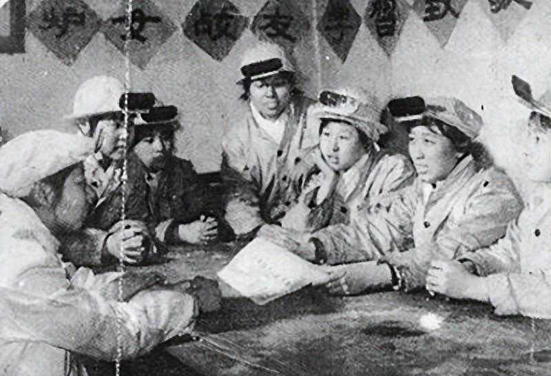 新中国第一代炼钢女工：军工“三八炉”