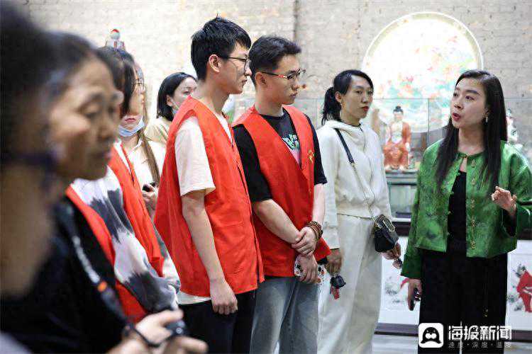 德城区新湖街道开展“‘指’间精彩，‘陶’趣无穷”山东手造“德州窑·红绿彩”进社区活动