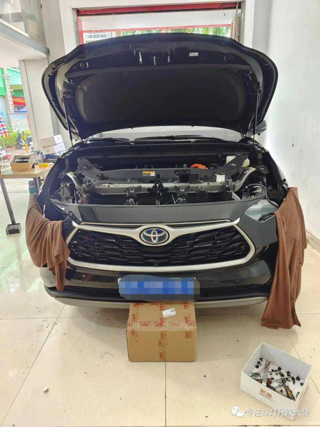 22款 丰田汉兰达《高配LED大灯》升级雾道矩阵激光大灯