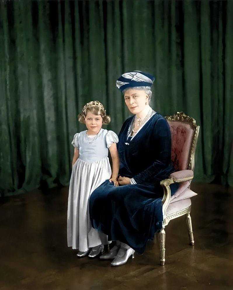 玛丽王后：长得漂亮个子高，6个孩子都没鱼泡眼，拉升英王室颜值