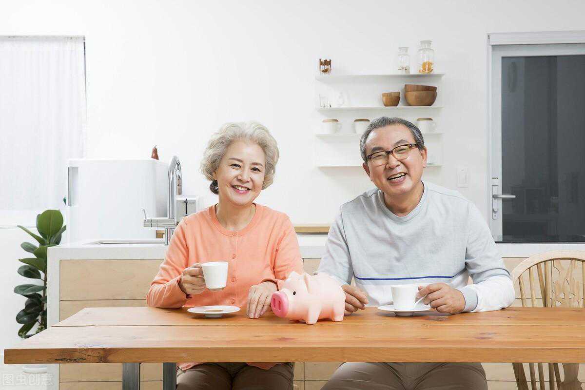 老年人最怕不能自理时没人理，分享一下我朋友们的真实养老方式