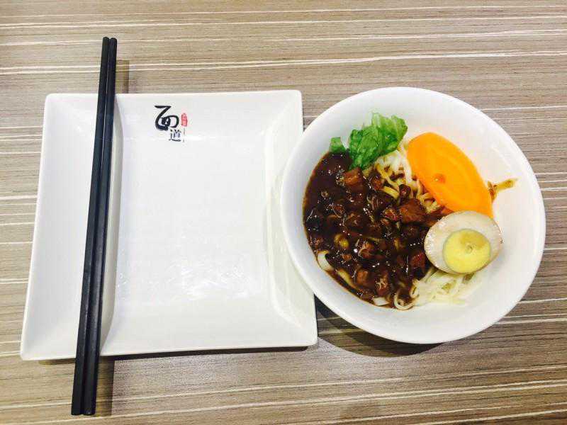 去万达吃面食，一定要尝尝他家的面~面道、面道，名不虚传！