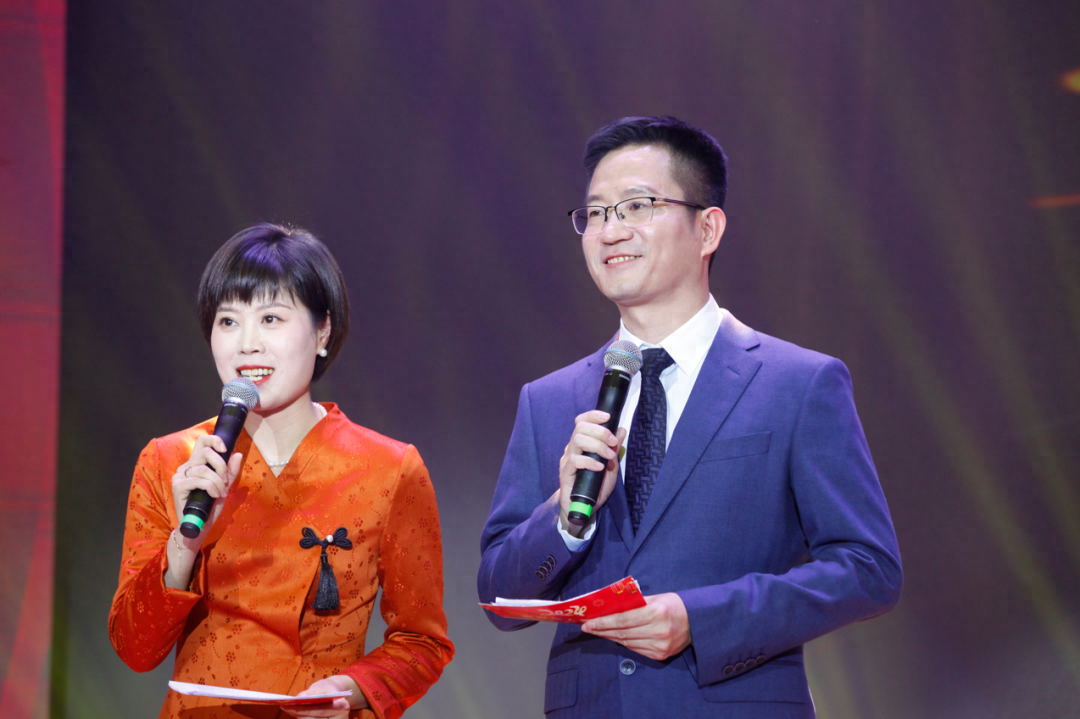瑞医元宵晚会出圈！现场：有被暖到，就是太短了，不够看！